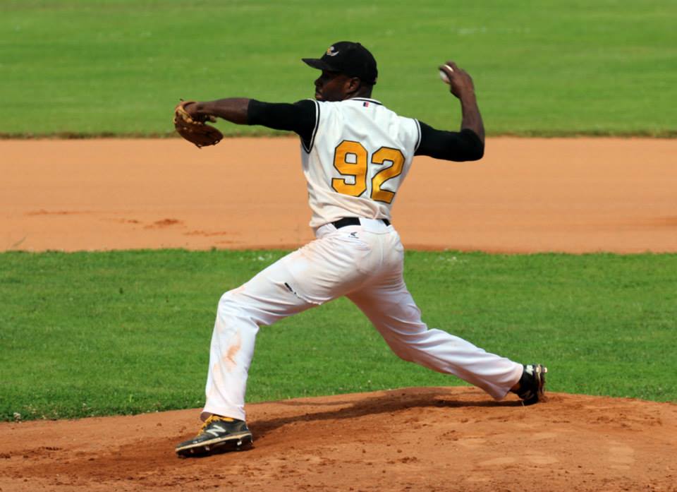 Nate Thomas pitching in Game 1